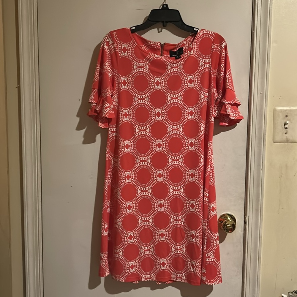 Ronni Nicole pink dress with Short Sleeves.
